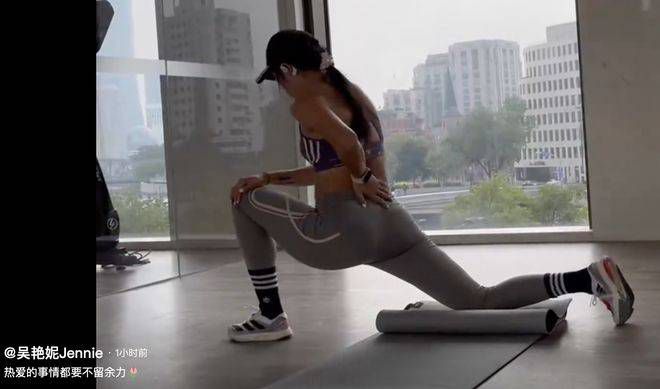可爱的妻子住我旁边