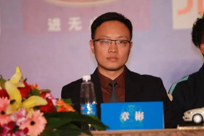 亚洲三级在线观看