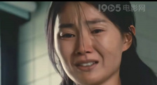 深绿色眼睛的女人