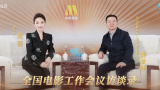 脱了内裤趴着光屁股